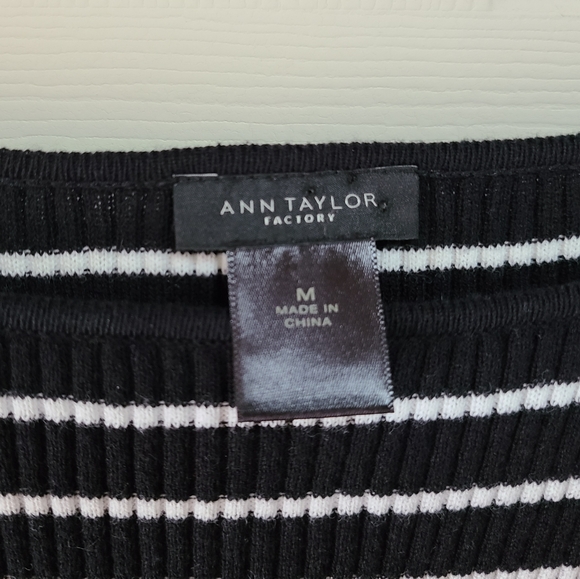 Ann Taylor womens top - Picture 3 of 7